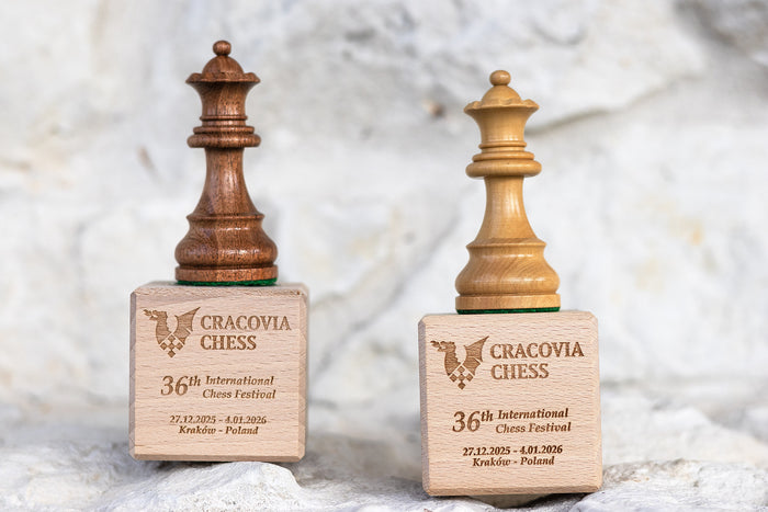 Copa de madera con figura de ajedrez: Alfil (13,5 cm)