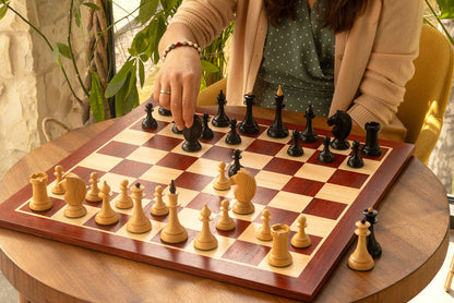 Figury szachowe Queen's Gambit 1957 Bukszpan hebanizowany 4 cale