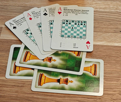 Karty 2 w 1 - klasyczne karty do gry + debiuty szachowe