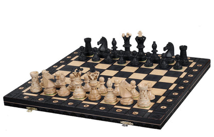 SZACHY AMBASADOR BLACK (54x54cm) - duże drewniane szachy z wypalaną szachownicą
